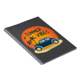 Cuaderno ambiente veraniego con coche retro en la playa