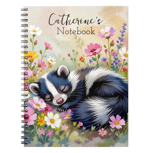 Cuaderno An Adorable Skunk Napping in Flowers Personalized (Frente)