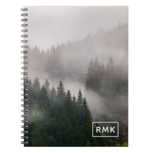 Cuaderno Añadir su monograma   Bosque polvoriento en las mo