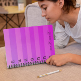 Cuaderno Año escolar de las franjas rosadas personalizadas