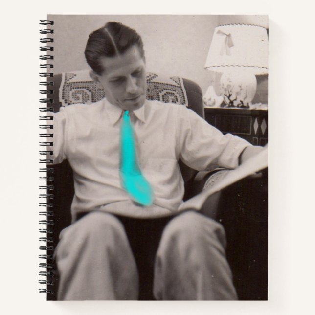 Cuaderno Años 1930 leyendo el periódico (Anverso)