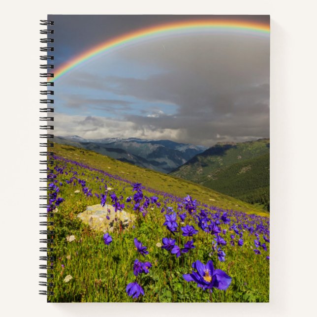 Cuaderno Arcoiris sobre un prado florido (Anverso)