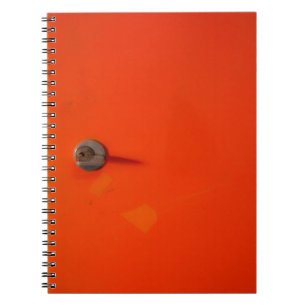 Cuaderno Armario anaranjado