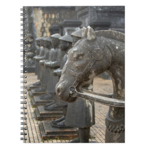 Cuaderno Asia, Vietnam. Figuritas y estatuas de caballos