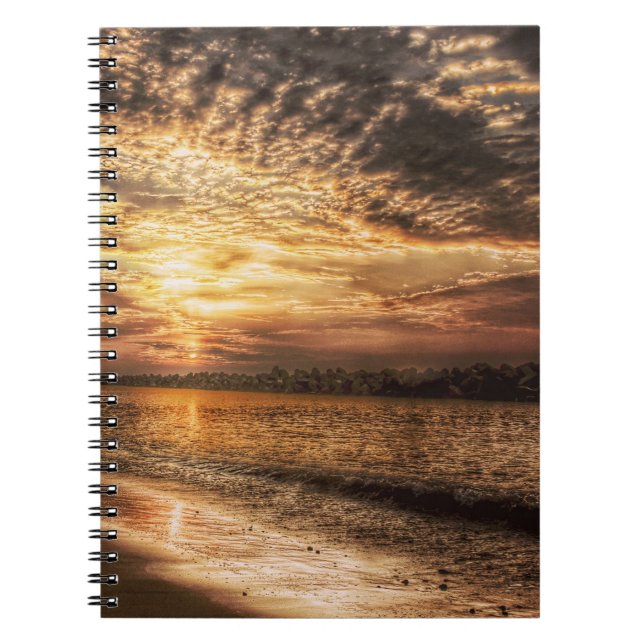 Cuaderno Asombroso amanecer en la playa (Frente)
