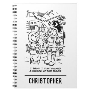 Cuaderno Astronautas en Nave Espacial Oyen Llamar a la Puer