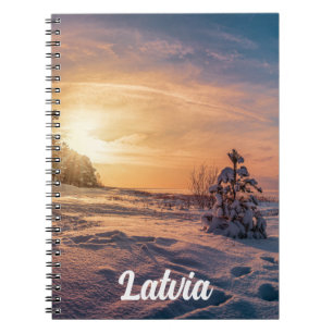Cuaderno Atardecer sobre la nevada costa del mar de inviern