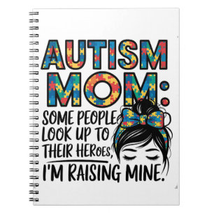 Cuaderno Autismo Mamá algunas personas miran a sus héroes