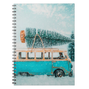 Cuaderno Auto antiguo en miniatura que lleva el árbol de na