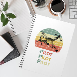 Cuaderno Avión contra un atardecer retro vintage, aviación