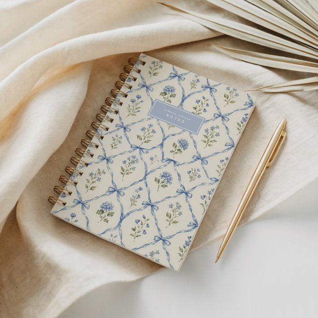 Cuaderno Azul Grandmillennial Floral Bow Chinoiserie (Subido por el creador)