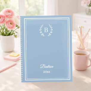 Cuaderno Azul polvoriento Monograma Lujo Silencioso Persona