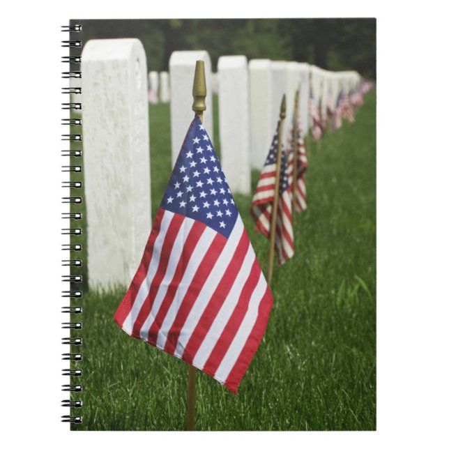 Cuaderno Banderas americanas en las tumbas de veteranos (Frente)