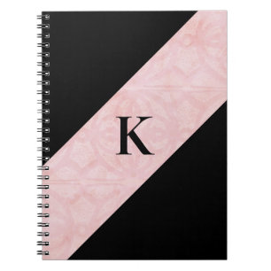 Cuaderno Batik rosa en polvo y monogramado negro