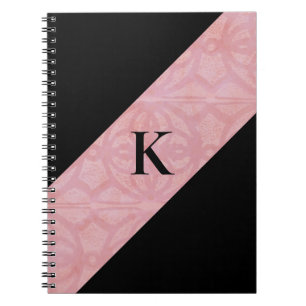 Cuaderno Batik rosa y Monogramo negro con flores de cerezo