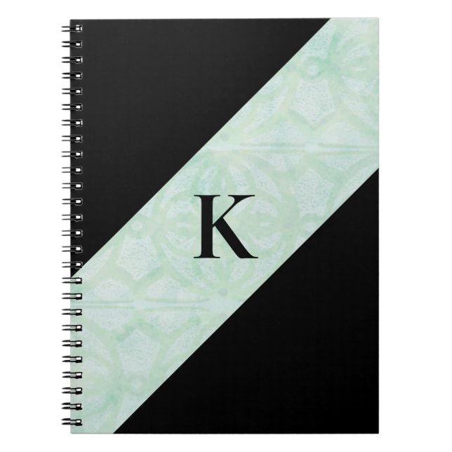 Cuaderno Batik verde dulce de menta y monogramado negro (Frente)