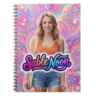 Cuaderno Belleza de Sable Noon Pose #1 con fondo colorido