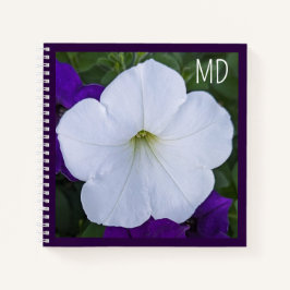 Cuaderno Belleza fotográfica de flor blanca para abatir el
