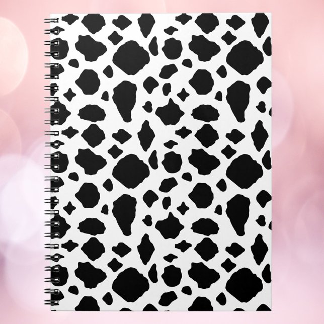 Cuaderno Black & White Cow Print Pattern (A notebook with a black and white cow pattern)