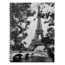 Cuaderno blanco y negro de París