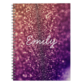 Cuaderno bling nombrado púrpura del purpurina de