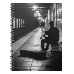 Cuaderno Bloc de notas de metro violinista solitario