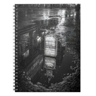 Cuaderno Bloc de notas Neon City Reflection Rain