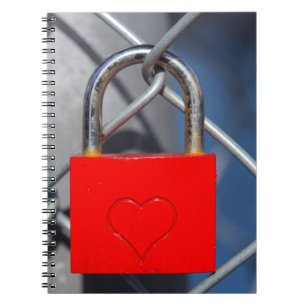 Cuaderno Bloqueo rojo del corazón en la valla