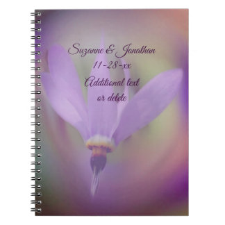 Cuaderno Boda personalizado de la flor púrpura pálida
