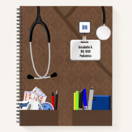 Cuaderno Bolsillos de enfermería en crubos marrones persona