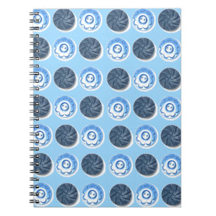 Cuaderno Botones de coser azules elegantes sobre patrón azu