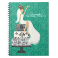 Brown Haired Bride en el Pastel de Boda {emerald}