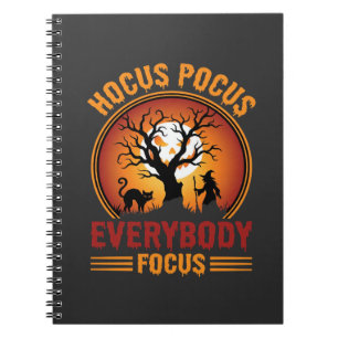 Cuaderno Brujería de Halloween Todos se Enfocan en el Árbol