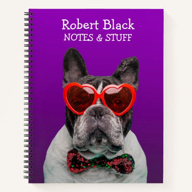 Cuaderno Bulldog en lentes de corazón y corbata de arco (Anverso)