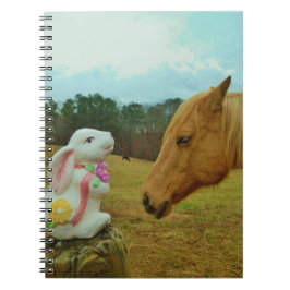 Cuaderno Caballo amarillo rubio y conejo de Pascua