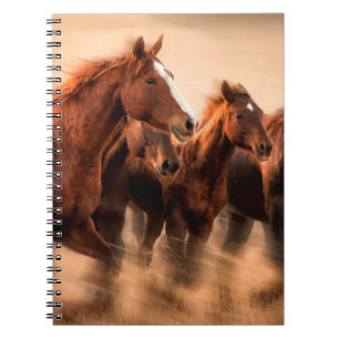 Cuaderno Caballos corriendo, desenfoque y crines voladoras