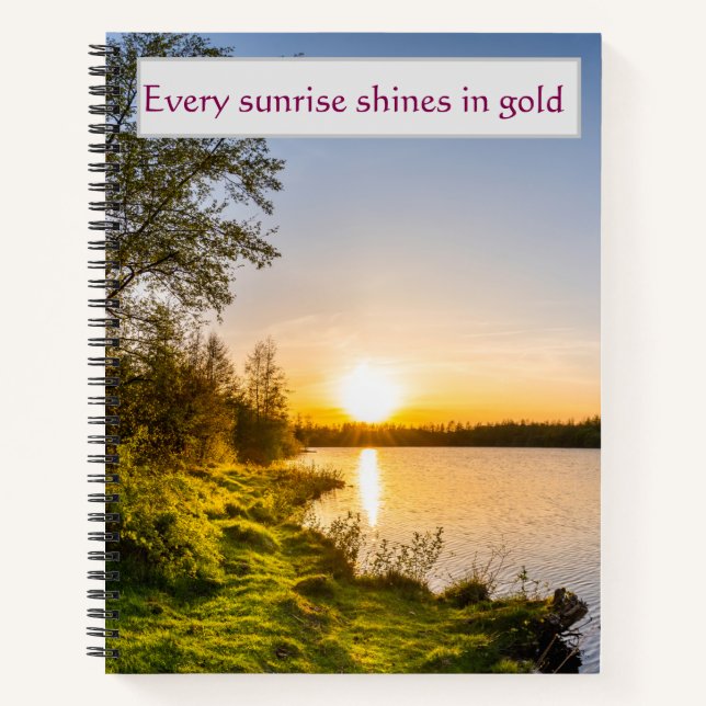 Cuaderno Cada amanecer brilla en lagos dorados  (Anverso)