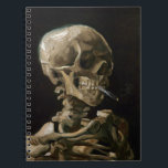 Cuaderno Calavera con arte Vicente van Gogh<br><div class="desc">Vicente van Gogh (Holandés, 1853 - 1890) Calavera de un esqueleto con cigarrillo en llamas, 1885-86, Aceite sobre lienzo sin marco: 32 cm × 24, 5 cm (13 in × 9, 6 pulgadas) Trabajo inicial de Vincent van Gogh. Este pequeño cuadro forma parte de la colección permanente del Museo Van...</div>