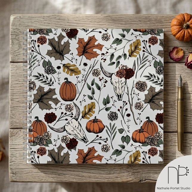 Cuaderno Calavera de vaca de cosecha otoñal occidental (Hand drawn western fall harvest and cow skull ink art notebook with a chic noir aesthetic)