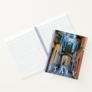 Cuaderno Calle estrecha de la ciudad, Italia