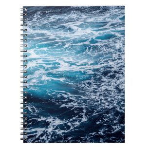 Cuaderno Calma de la foto de cierre del cuerpo del agua