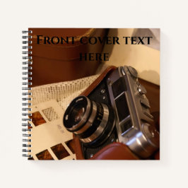 Cuaderno Cámara analógica vintage en funda marrón de cuero