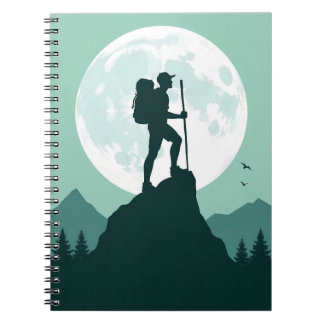 Cuaderno Caminante en Silueta en la Cima con Luna y Montaña