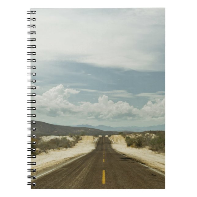 Cuaderno Camino recto largo con el paisaje de Baja del (Frente)