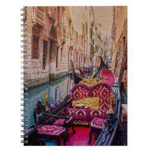 Cuaderno Canal con gondola tradicional en Venecia, Italia