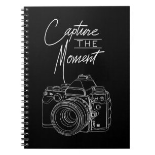 Cuaderno Captura al fotógrafo de cámara de momento.