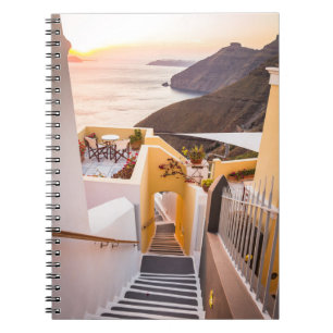 CUADERNO CASA CERCA DEL CUERPO DEL AGUA