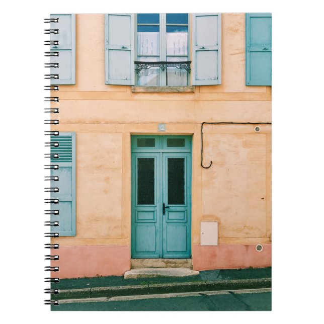 CUADERNO CASA CON VENTANA ABIERTA Y PUERTA CERRADA (Frente)