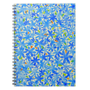 Cuaderno Cascada floral: Flores azules patrón sin foco