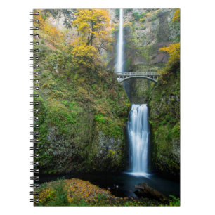 Cuaderno Cascadas Multnomah en otoño en la garganta de Colu